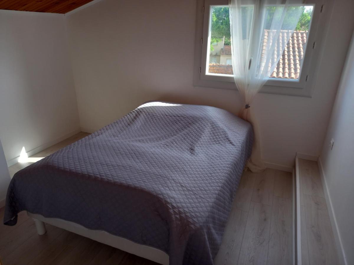 Les Cyclades, T3 Climatise, Terrasse, 500m Apartment *